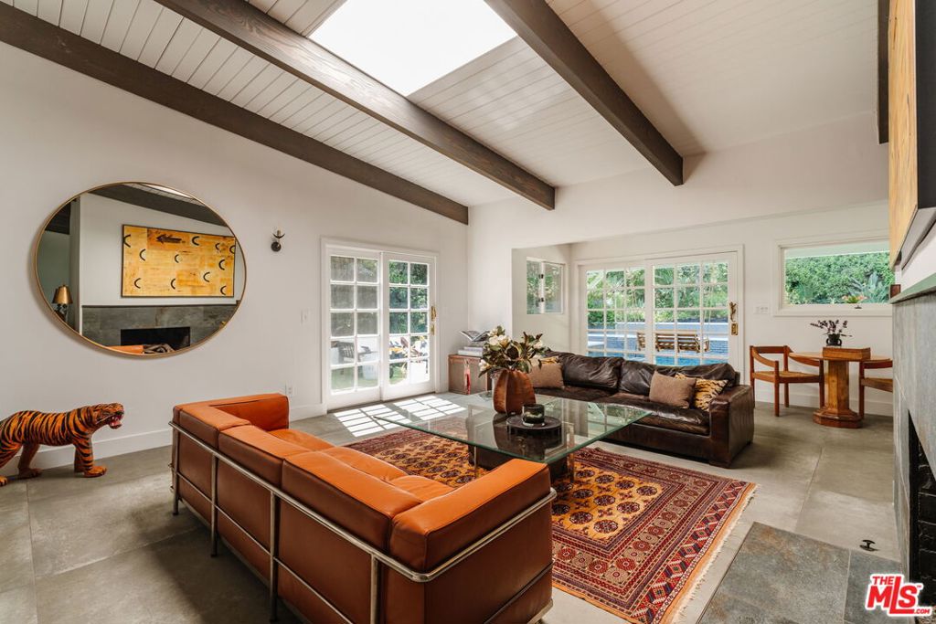 5813 El Canon Avenue