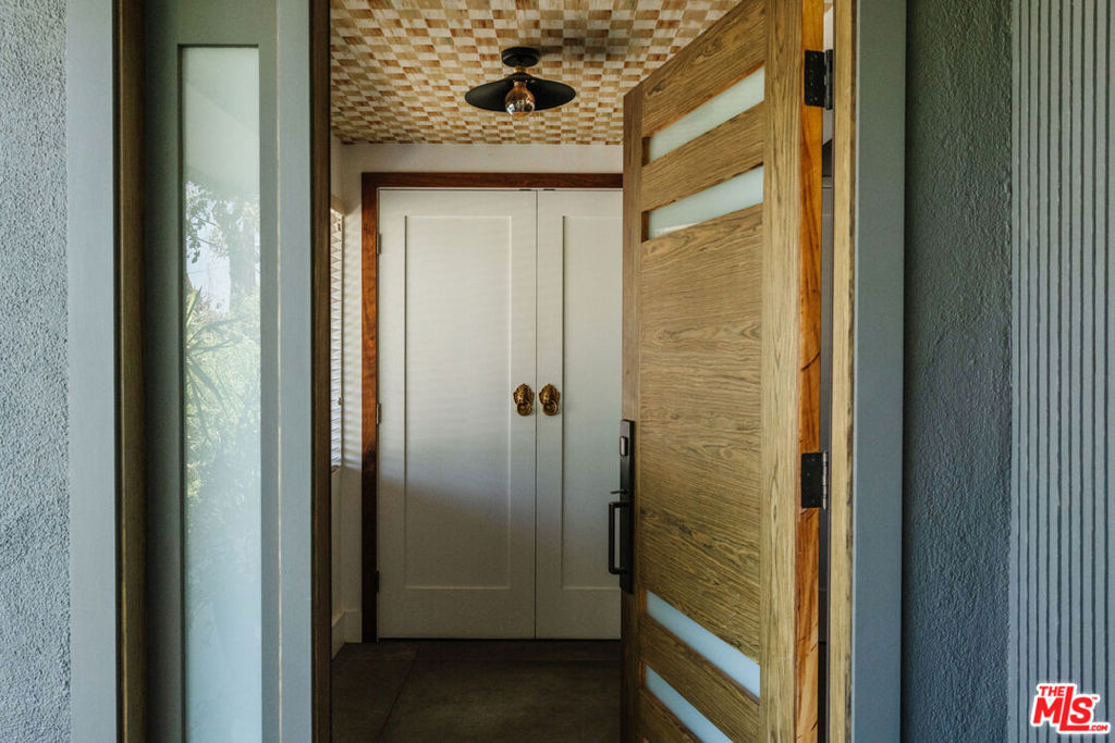 5813 El Canon Avenue