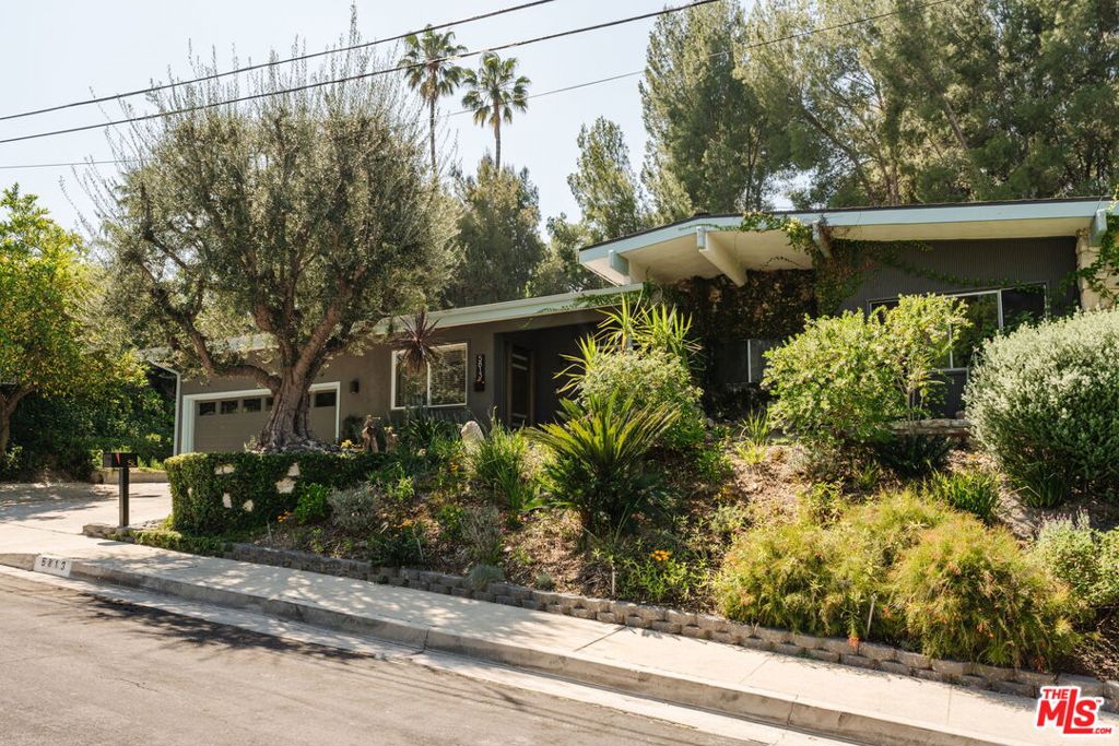 5813 El Canon Avenue