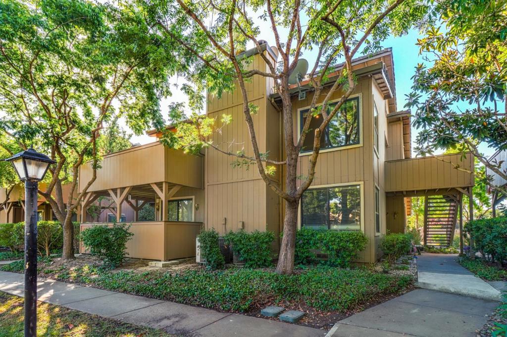 Wonderful opportunity for first time homebuyers looking into the highly sought after Morgan Hill neighborhood. This spacious 2 bed 2 bath with its open floor plan and new laminate flooring throughout is not to be missed. Brand new Trex wrap around deck to enjoy those warm summer nights overlooking the children playing on the luscious greenbelt. Short walk to downtown Morgan Hill and a selection of dining and shopping. A commuters dream with easy access to 101 and Caltrain.