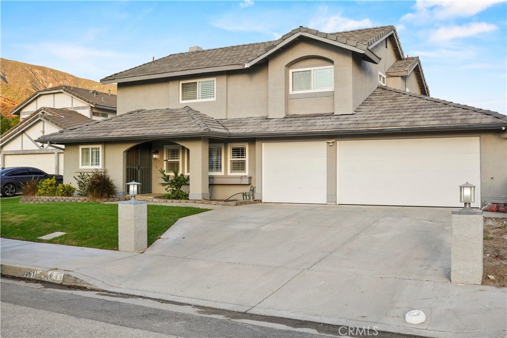 5561 Western