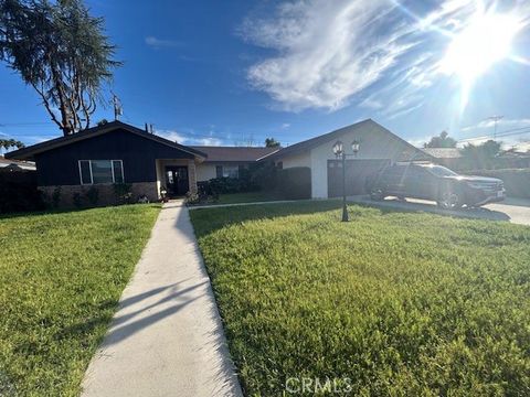 Photo of 41141 Academy Dr, Hemet, CA 92544 (MLS # SW26055239)