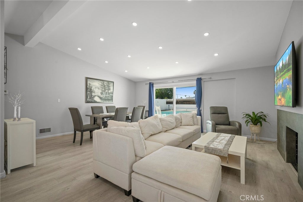 9253 Arleta