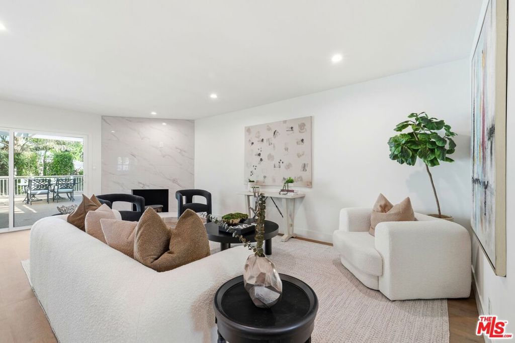 Photo of 12455 Milbank Street, Studio City, CA 91604 (MLS # 26726107)