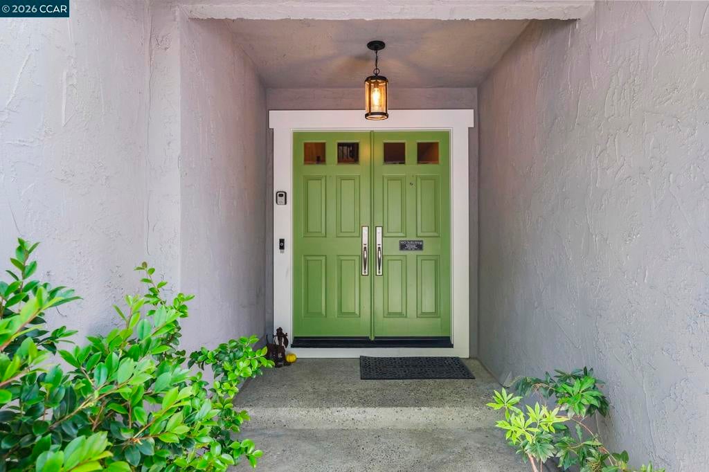 1127 Glengarry Drive