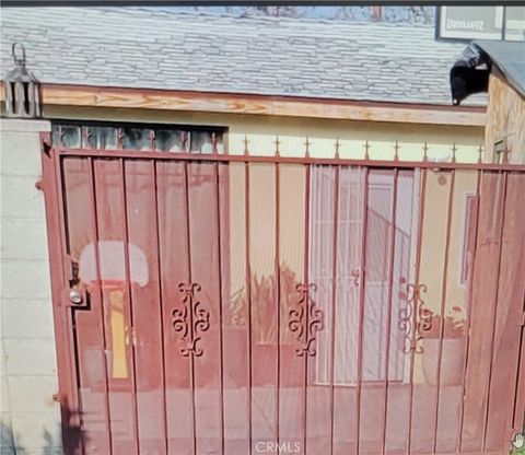 3833 1/2 Olive Huntington Park CA 90255