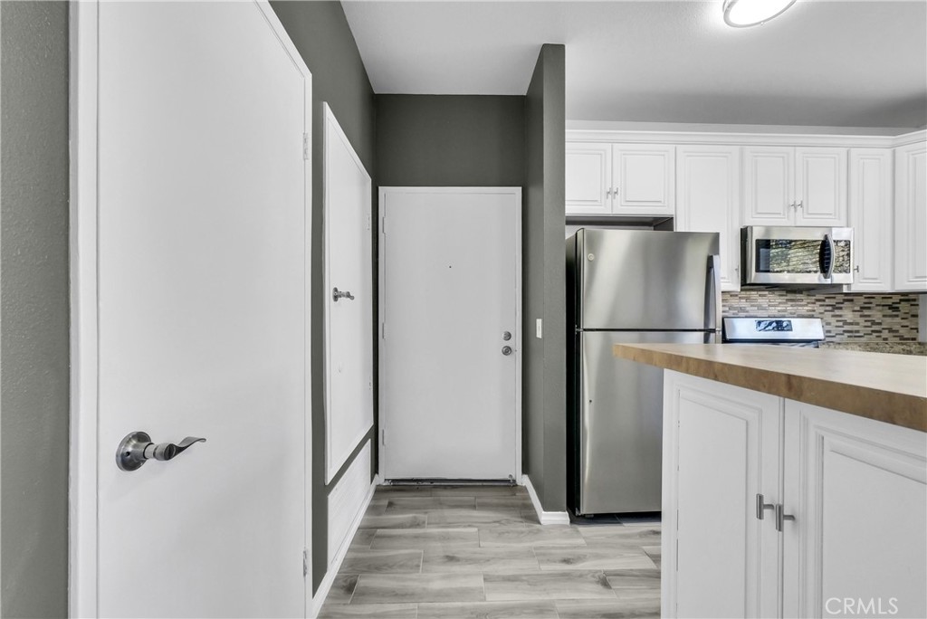 10550 N Lakeside Drive N. #E