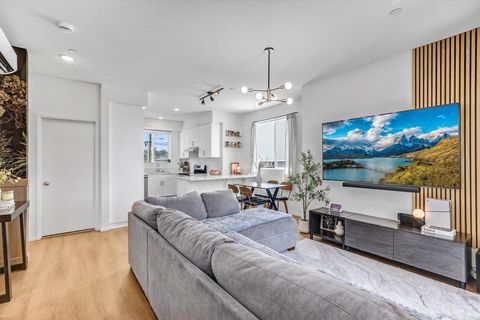 402 Creekside Cir San Diego CA 92114