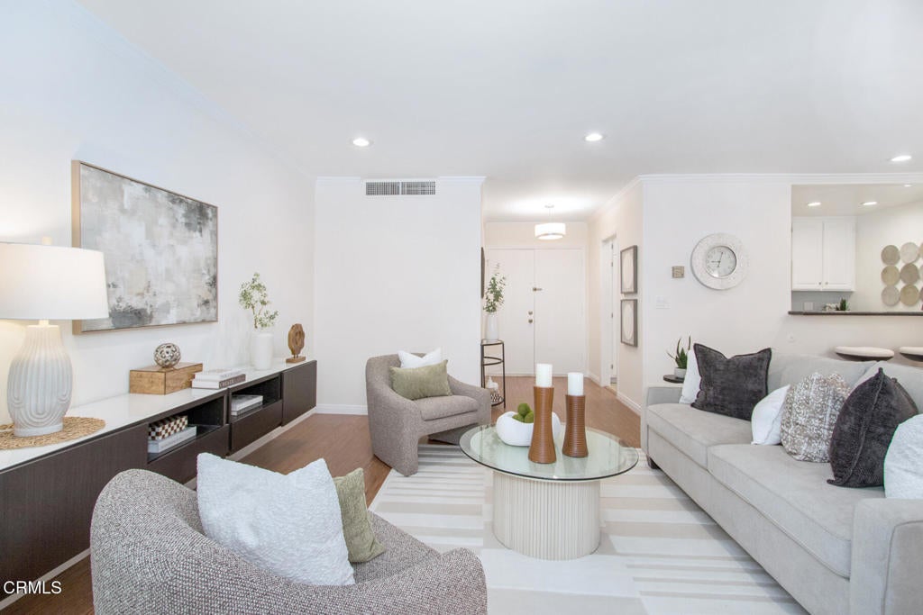 1127 E Del Mar Boulevard