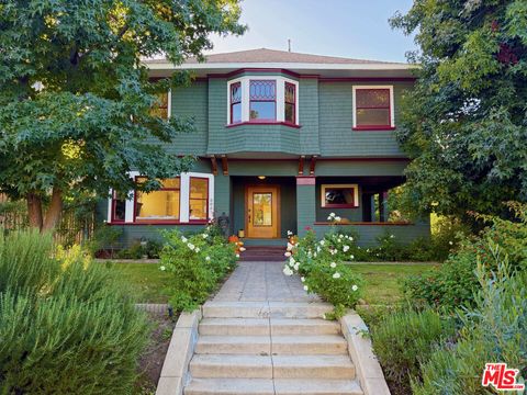 Photo of 2057 S Oxford Avenue, Los Angeles, CA 90018 (MLS # 25592689)