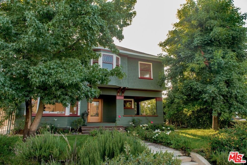 Photo of 2057 S Oxford Avenue, Los Angeles, CA 90018 (MLS # 25592689)