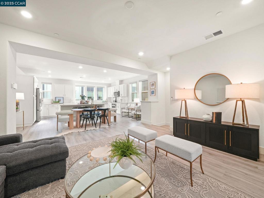 HAY HILLS - Residential