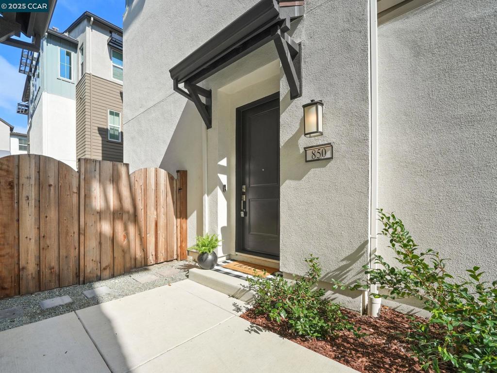 HAY HILLS - Residential
