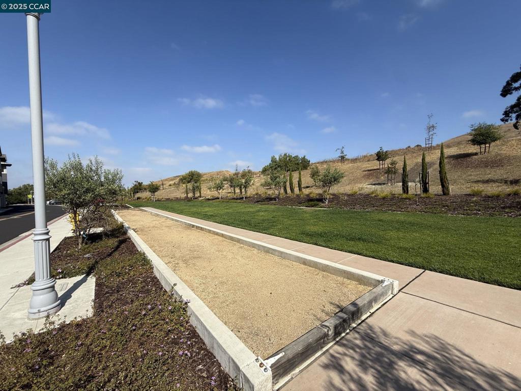 HAY HILLS - Residential