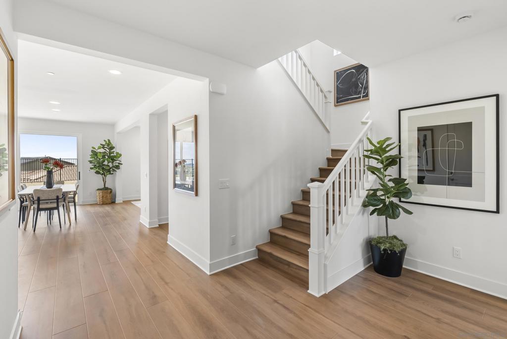 948 Visalia Pl