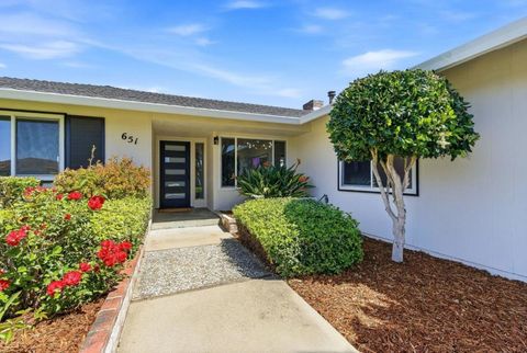 Photo of 651 San Tomas Way, Salinas, CA 93901 (MLS # ML82041769)