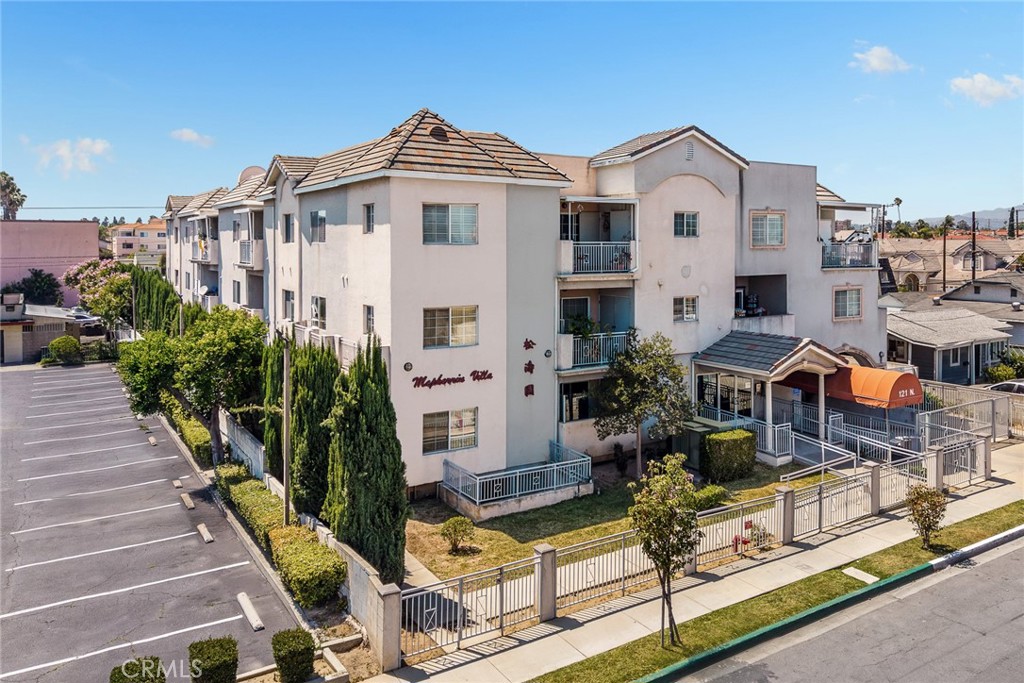 121 N Mcpherrin Avenue 105