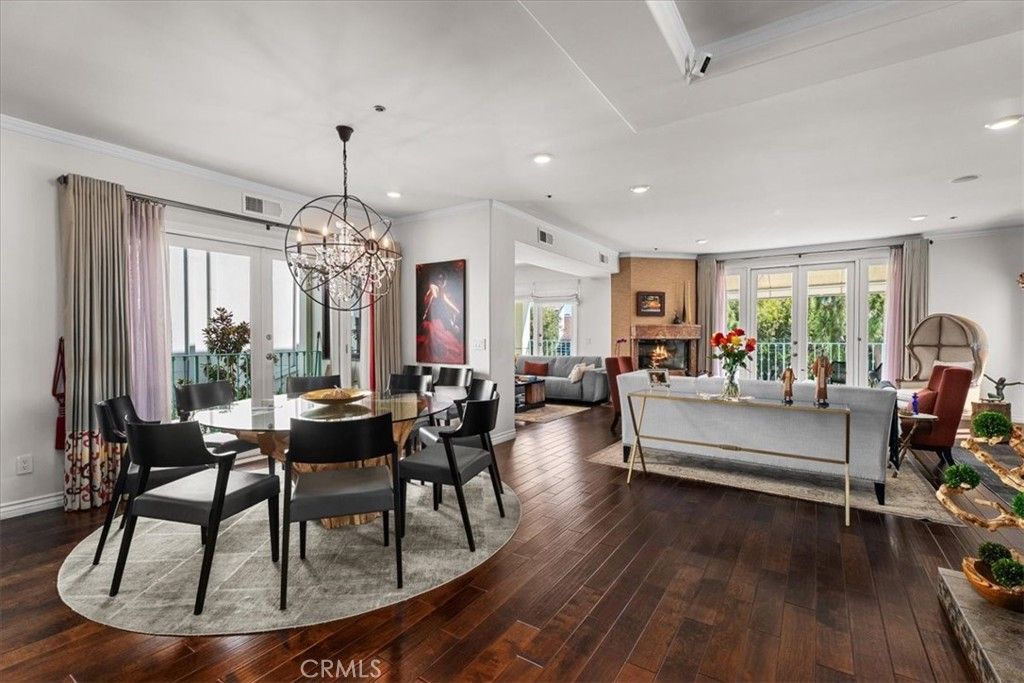 Photo of 10721 Ohio Avenue, Los Angeles, CA 90024 (MLS # SR25202208)