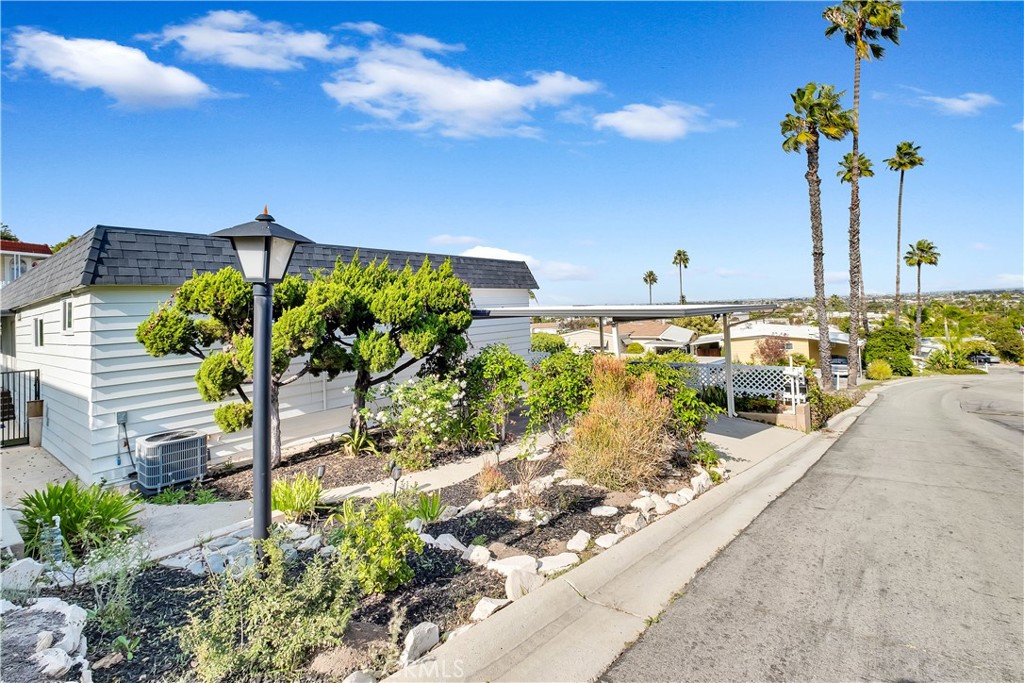 2550 Pacific Coast Highway 224