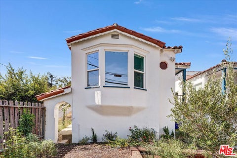 Photo of 231 Isabel Street, Los Angeles, CA 90065 (MLS # 26869367)