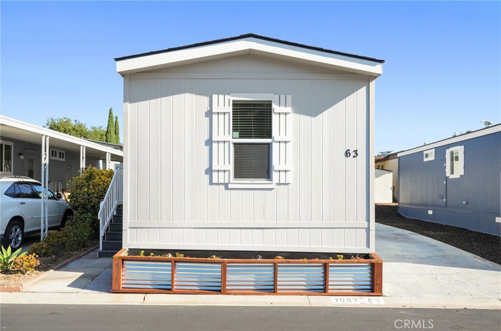 2193 Los Feliz Drive 63