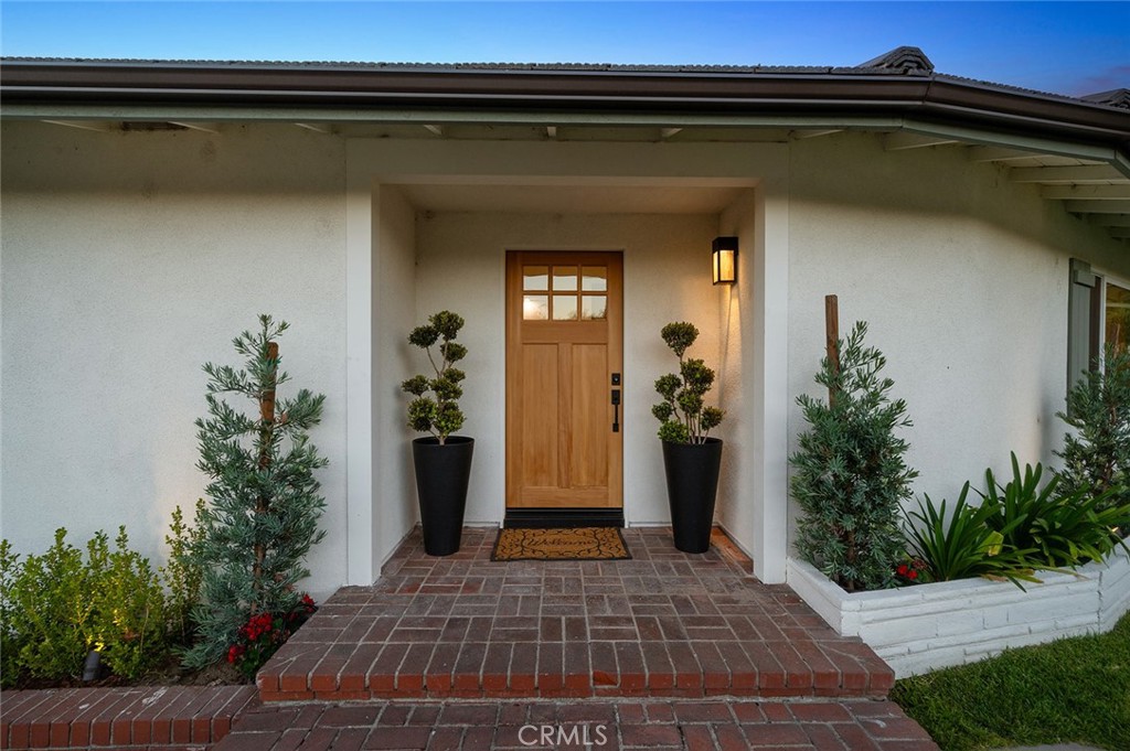 1985 Highland Oaks Drive