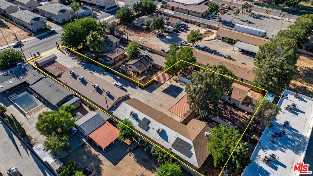 38110 10th Street E