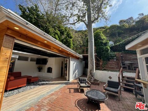 Photo of 1636 N Beverly Glen Boulevard, Los Angeles, CA 90077 (MLS # 26654111)