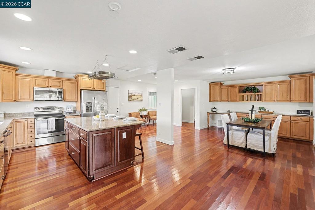 837 Marie Ave