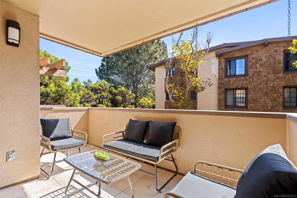 8870 Villa La Jolla Dr 210