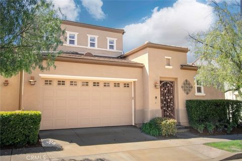 Photo of 23737 Cottonwood Court, Valencia, CA 91354 (MLS # SR26062881)