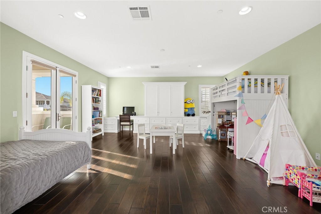 Vista Del Verde - Residential