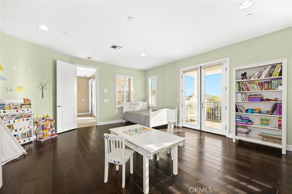 Vista Del Verde - Residential