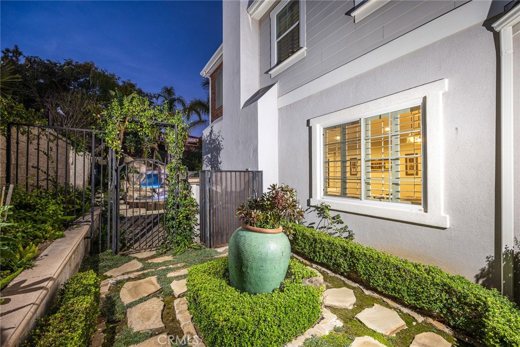 Vista Del Verde - Residential