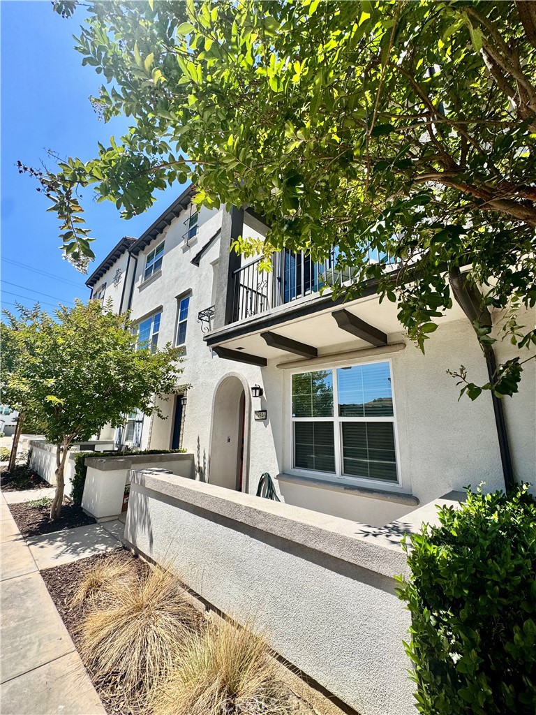 15946 Ellington