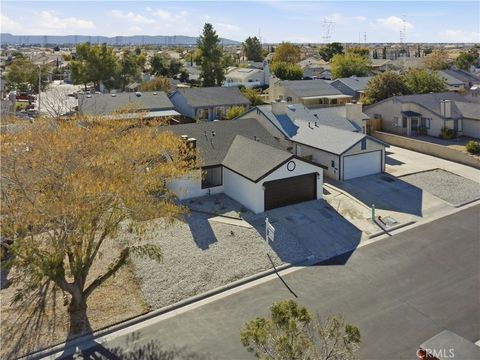 Photo of 14179 Rosewood Drive, Hesperia, CA 92344 (MLS # HD25260992)