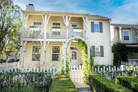 Photo of 27027 Edgewater Ln, Valencia, CA 91355 (MLS # SR26024485)