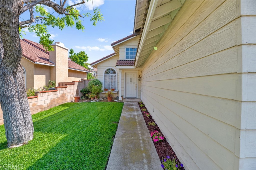 13575 Crescent Hill Drive