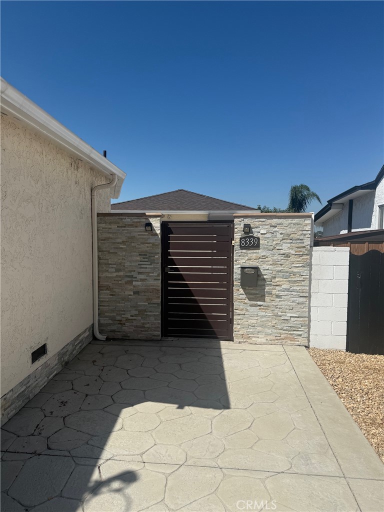 Private ADU * ALL Utilities Included * 1 Bedroom / 1 Bathrooms * 450sqft * A/C & Heat * Laminate Floors * Recessed Lighting * Washer/Dryer Included * Small Pets Ok * Private Patio * Street Parking