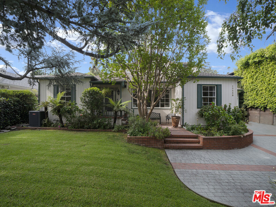 13438 Valley Vista Boulevard