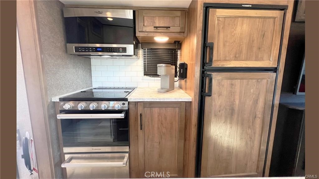 Desert Shadows RV Resort (33619) - Manufactured In Park