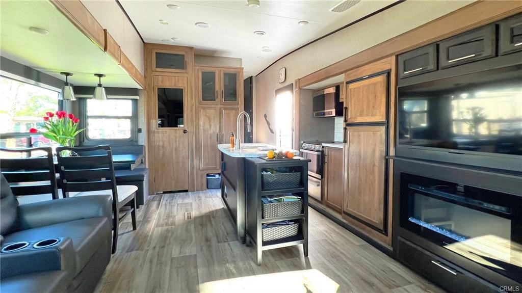 Desert Shadows RV Resort (33619) - Manufactured In Park