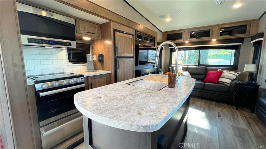 Desert Shadows RV Resort (33619) - Manufactured In Park