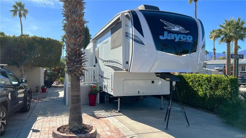 Desert Shadows RV Resort (33619) - Manufactured In Park