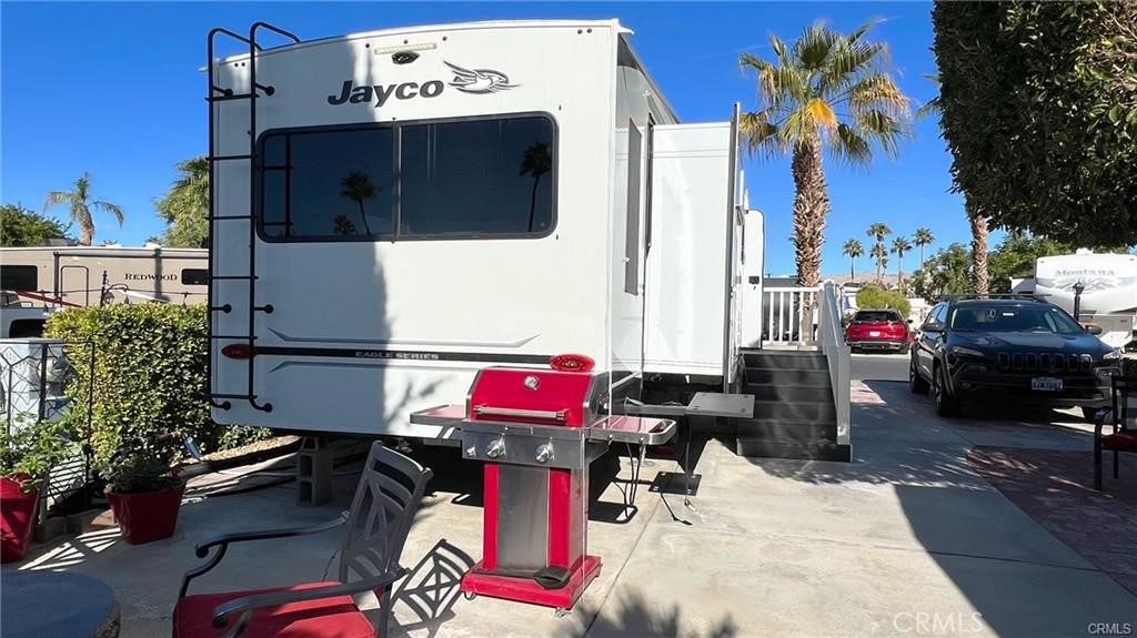 Desert Shadows RV Resort (33619) - Manufactured In Park