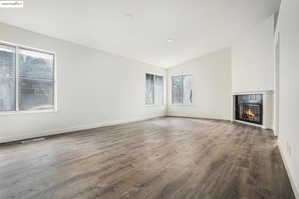 EL SOBRANTE VLY - Residential