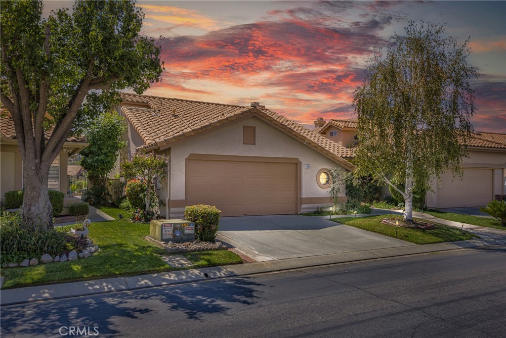 Experience resort-style living in the sought-after Sun Lakes community in Banning, California! This charming 2-bedroom, 2-bathroom home features a versatile bonus room that can serve as an office, media room, or even a third bedroom. Step inside to discover a spacious primary suite complete with an en-suite bathroom and a large walk-in closet. The second bedroom is well-appointed, and the flexible layout includes a formal dining area alongside a large dine-in kitchen—perfect for both everyday living and entertaining.
This home also boasts fully-paid solar power (owned system), offering energy efficiency and savings. Recent updates include a new toilet in the primary bath (2021) and an exterior paint job (2024).
But the true allure of Sun Lakes lies in its exceptional amenities. Enjoy access to two 18-hole golf courses, three clubhouses, and multiple aquatic facilities, including three pools and three spas (one indoor pool and spa). Sports enthusiasts will love the six tennis courts, three paddle tennis courts, and eight pickleball courts. The community also features three lending libraries and a newly remodeled on-site restaurant, bar, and lounge.
Embrace a lifestyle of leisure and recreation—schedule your private showing today to make this dream home yours!
Note: All information is deemed reliable but not guaranteed. Buyer to verify all details to their satisfaction.