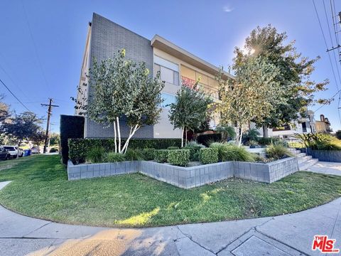 Photo of 7524 Sepulveda Boulevard #107, Van Nuys, CA 91405 (MLS # 26737207)