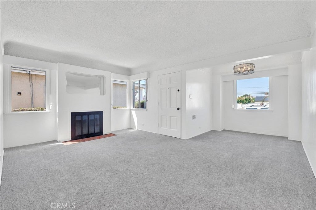2616 W 154th