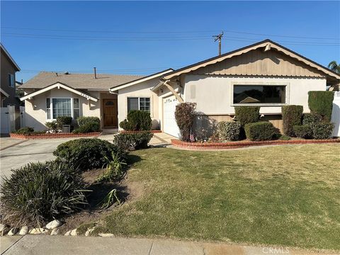 Photo of 22601 Iris, Torrance, CA 90505 (MLS # SB25247309) Photo of 22601 Iris, Torrance, CA 90505 (MLS # SB25247309)